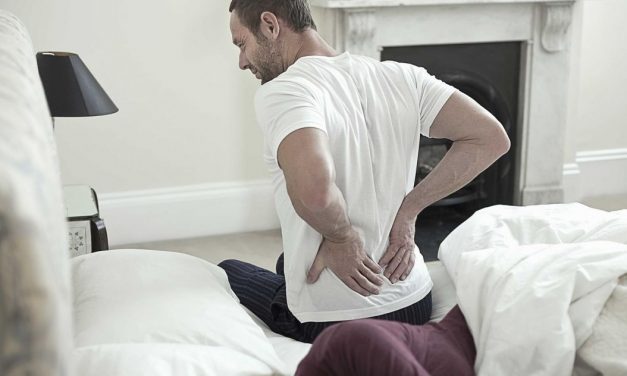 Cerca de 400.000 personas padecen espondiloartritis en España