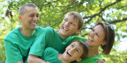 ConArtritis anima a vestirse de verde este domingo como apoyo a las personas con enfermedades reumáticas